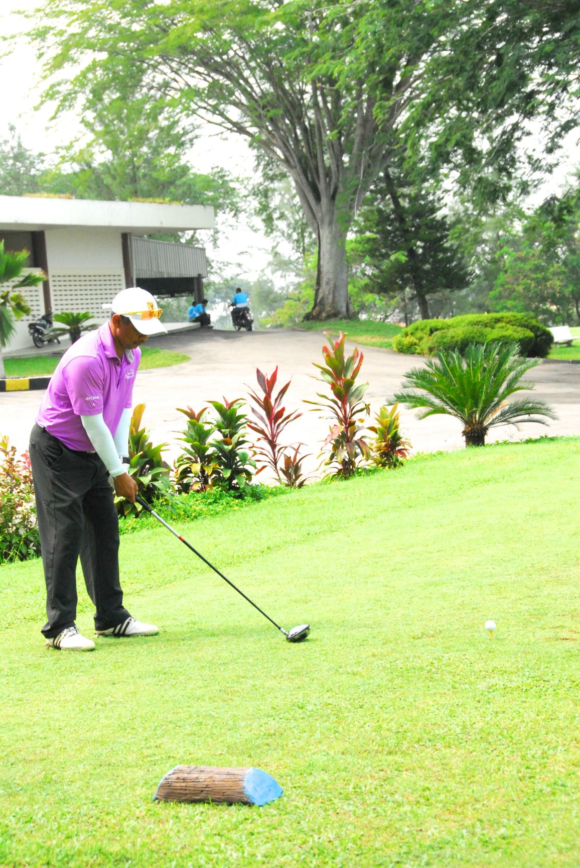 PRO15 157 GOLF DSC 0460.JPG